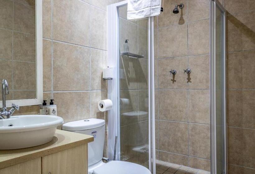 דירת שלושה חדרים, Point Village Hotel And Self Catering