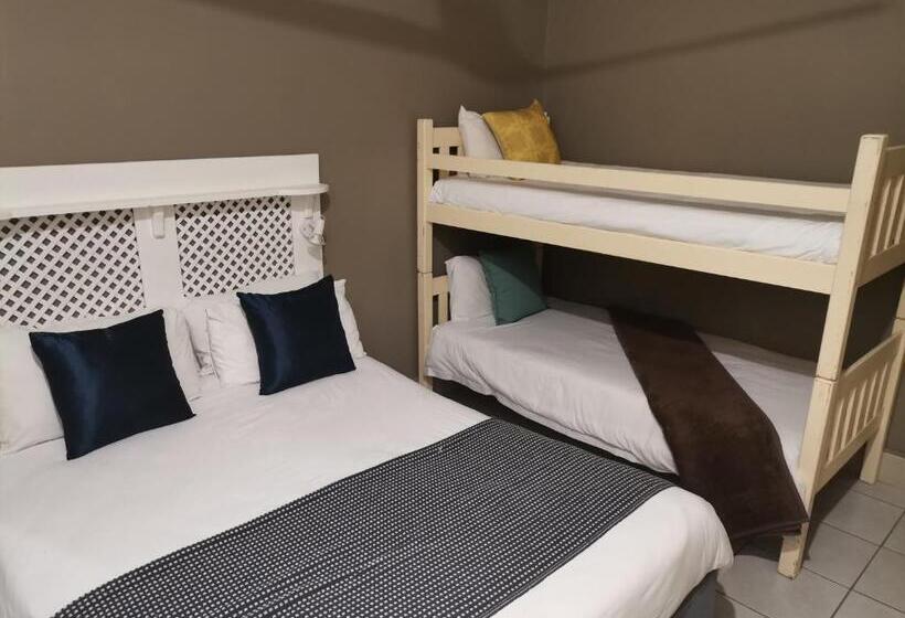 בית, 3 חדרי שינה, Point Village Hotel And Self Catering