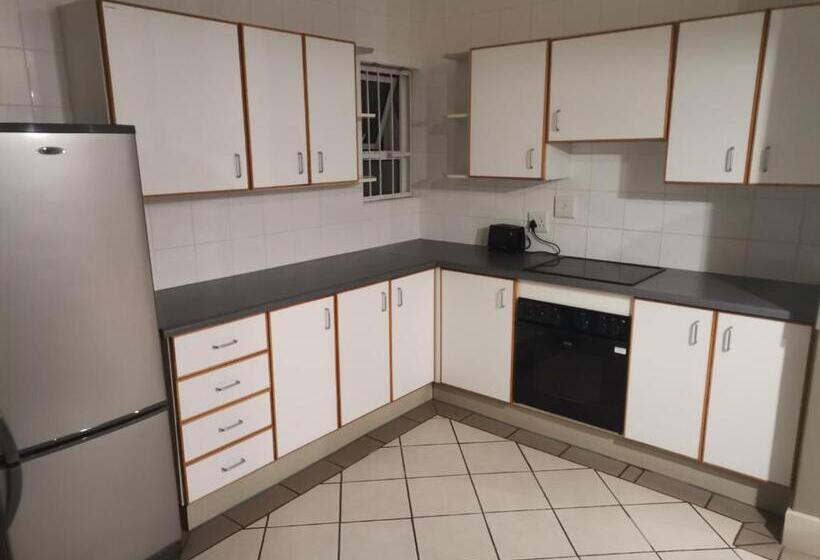 בית, 3 חדרי שינה, Point Village Hotel And Self Catering