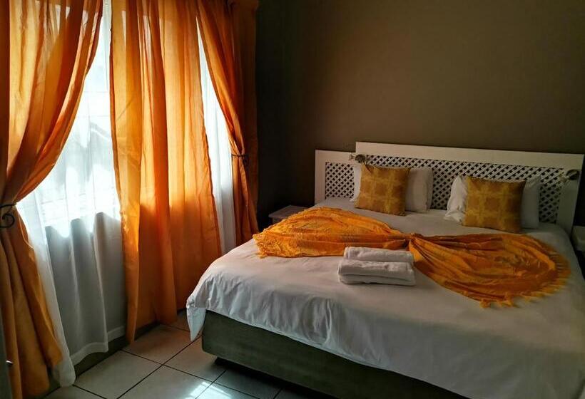 בית, 3 חדרי שינה, Point Village Hotel And Self Catering