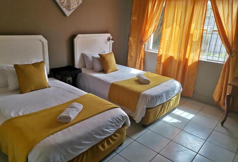 בית, 3 חדרי שינה, Point Village Hotel And Self Catering