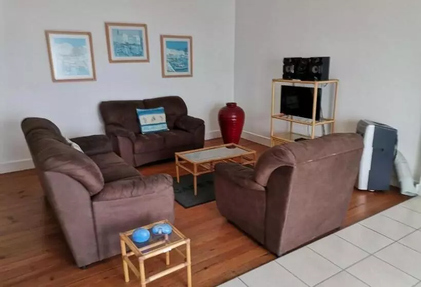 Talo 1 Makuuhuone, Point Village Hotel And Self Catering