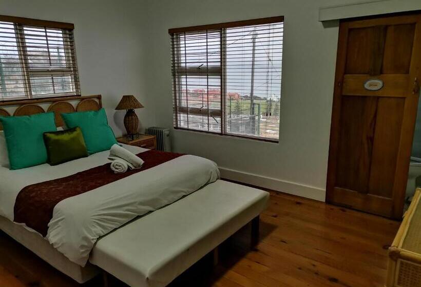 Дом 1 Спальня, Point Village Hotel And Self Catering