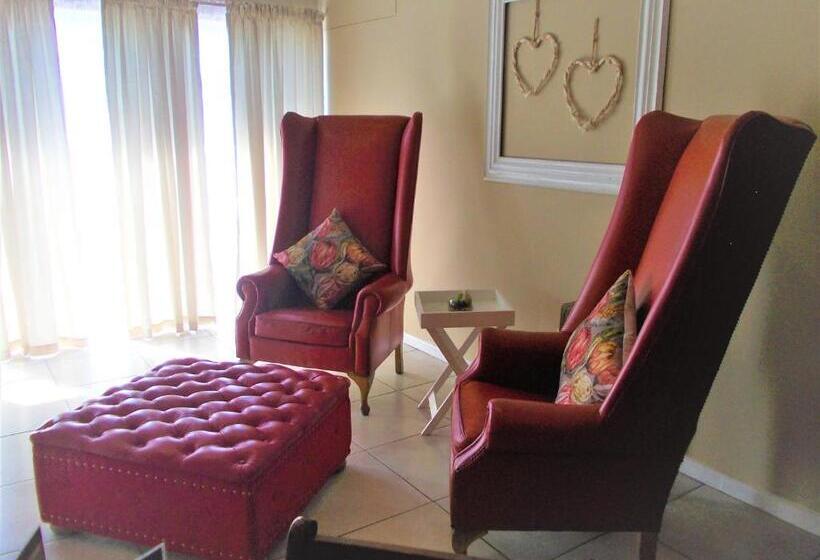 סוויטה, Point Village Hotel And Self Catering