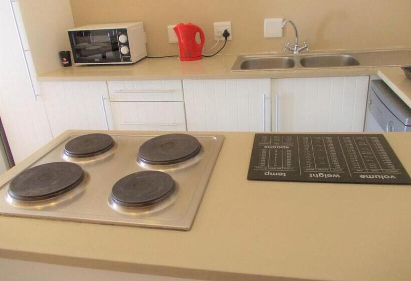 Люкс, Point Village Hotel And Self Catering