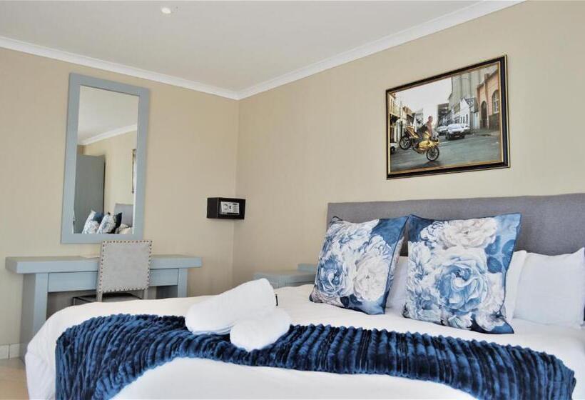 חדר סטנדרט עם מיטת קינג, Point Village Hotel And Self Catering