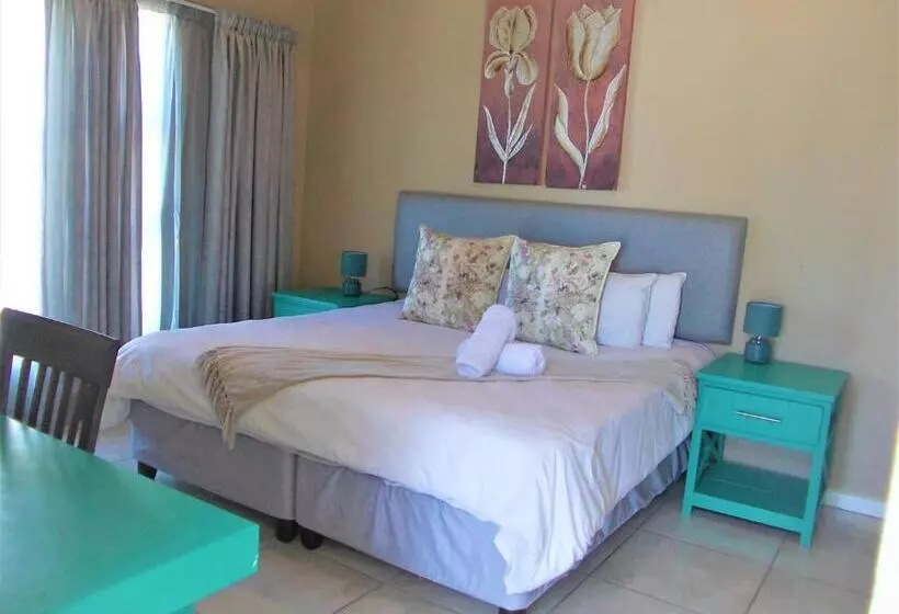 Perhesviitti, Point Village Hotel And Self Catering