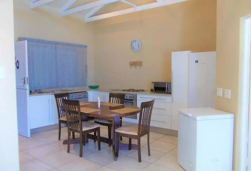 Perhesviitti, Point Village Hotel And Self Catering