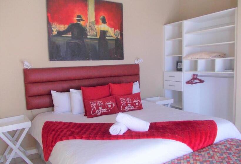 סוויטה, Point Village Hotel And Self Catering