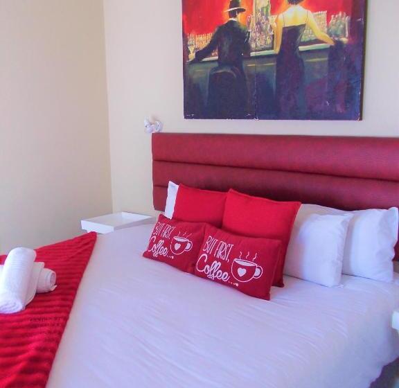 סוויטה, Point Village Hotel And Self Catering