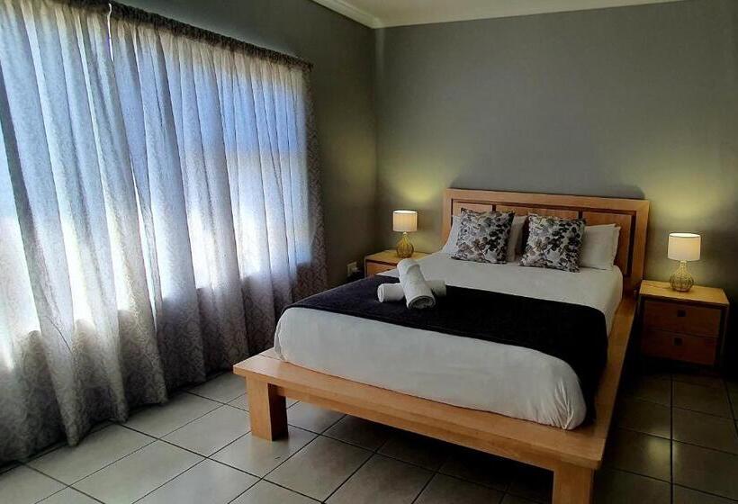 침실 3개 아파트, Point Village Hotel And Self Catering