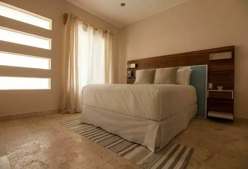 سوییت جونیور لوکس, Shavanna Hotel Boutique