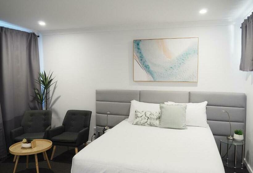 اتاق لوکس, The Esplanade Motel