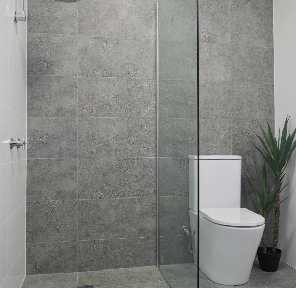 Superior room with lake view, The Esplanade Motel