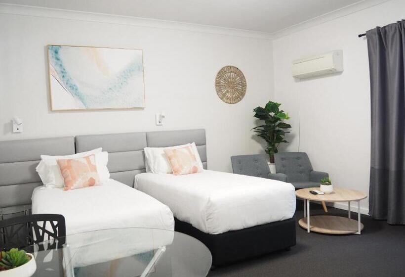 اتاق لوکس, The Esplanade Motel