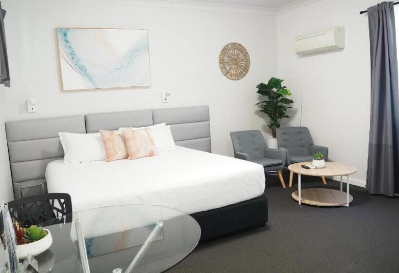 اتاق لوکس, The Esplanade Motel