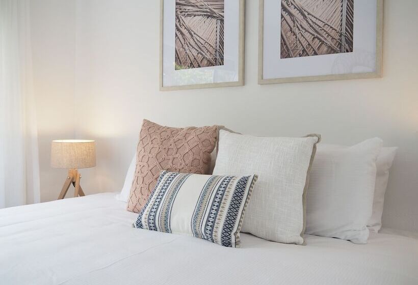 آپارتمان 3 خوابه, The Esplanade Motel