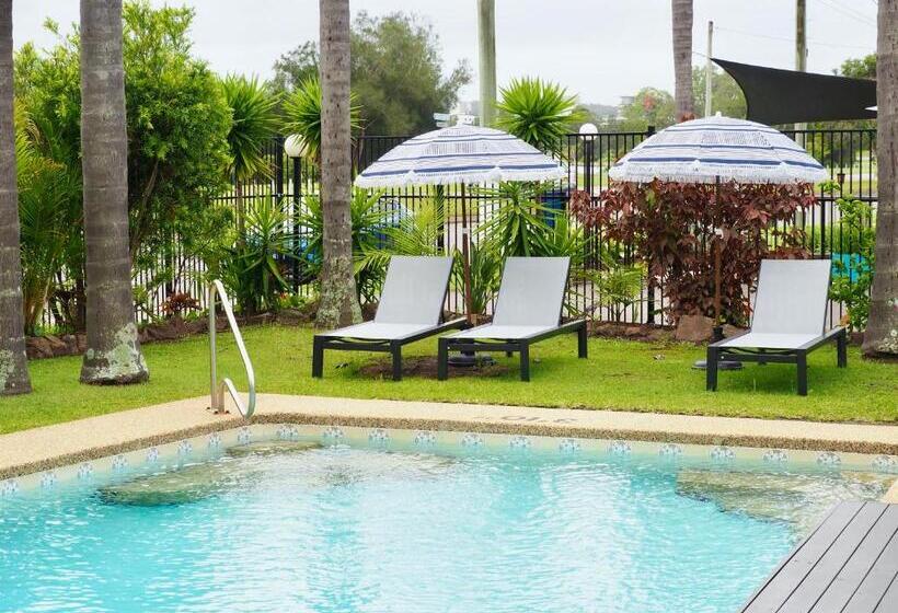 آپارتمان 3 خوابه, The Esplanade Motel