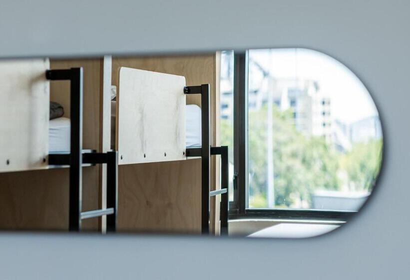 سرير فى غرفة مشتركه, Bunk Brisbane