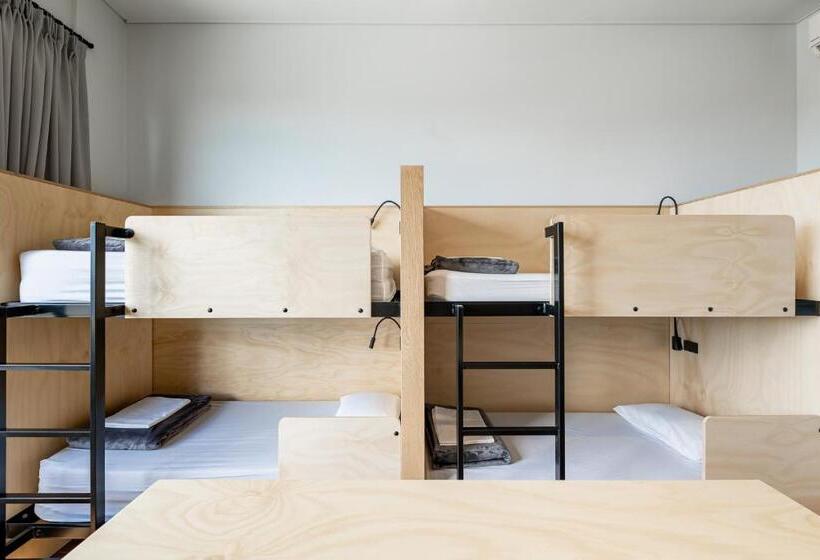 سرير فى غرفة مشتركه, Bunk Brisbane