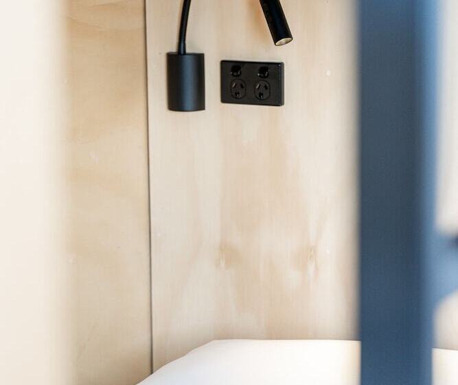 سرير فى غرفة مشتركه, Bunk Brisbane