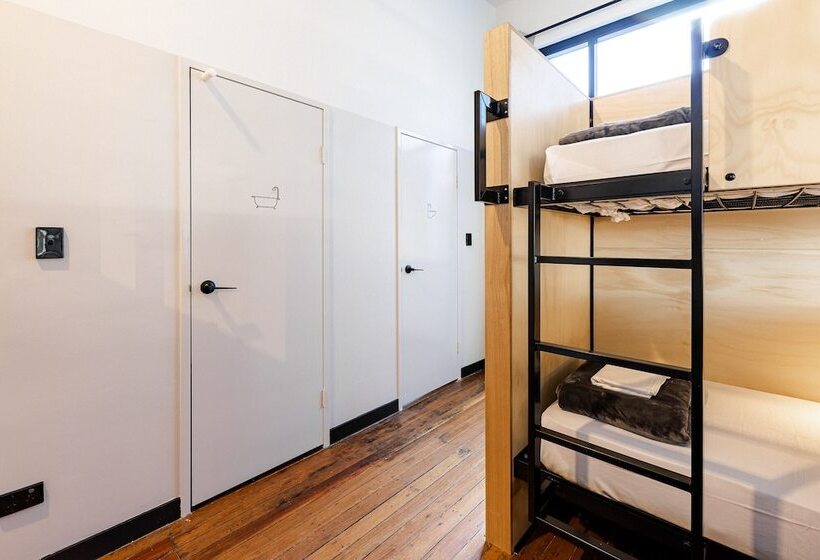 Кровать в Общей Комнате, Bunk Brisbane