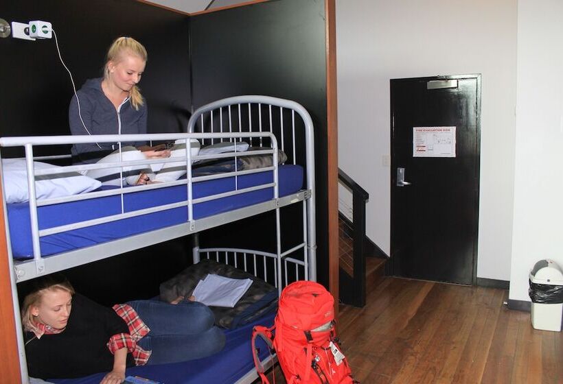 Кровать в Общей Комнате, Bunk Brisbane