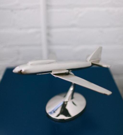 标准间, The Local Ny