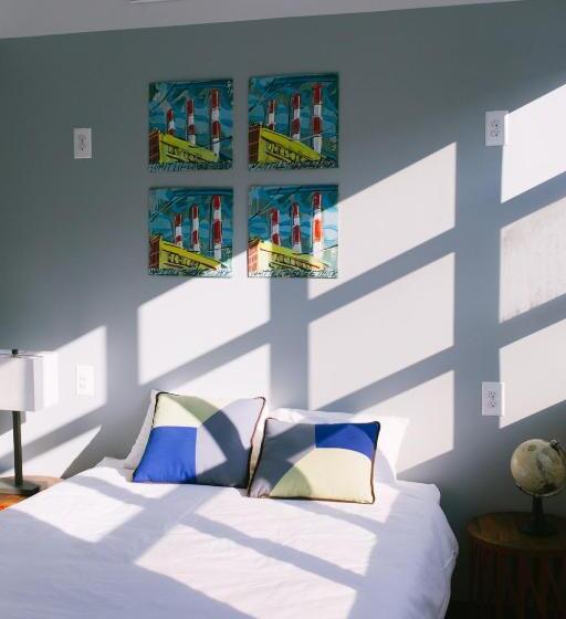 标准间, The Local Ny