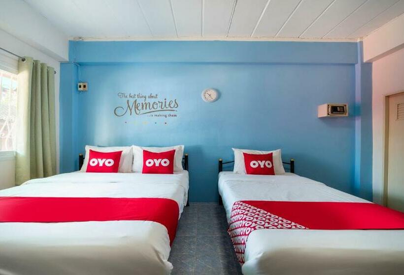 Quarto Triplo Deluxe, Aromdee Apartment