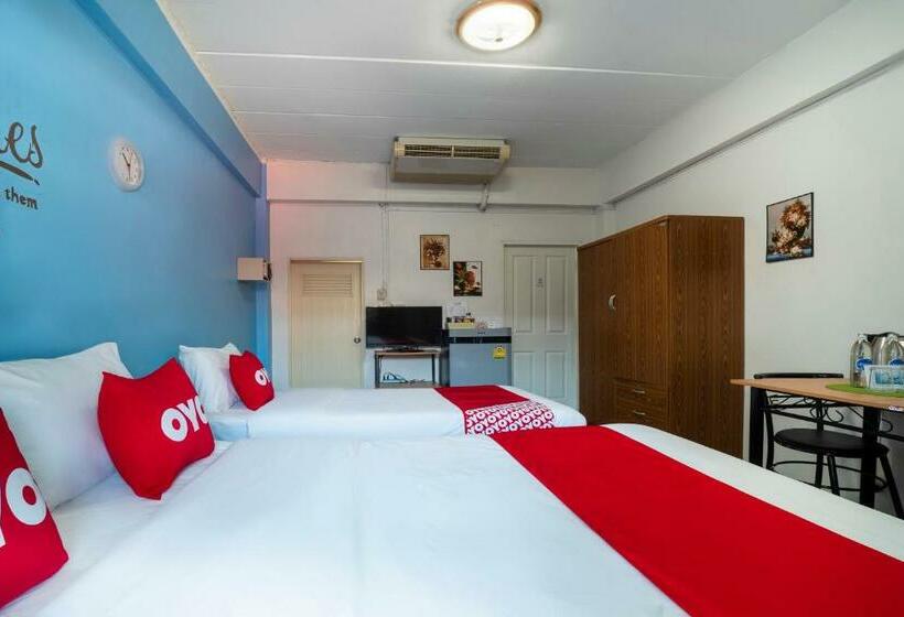 اتاق لوکس سه تخته, Aromdee Apartment