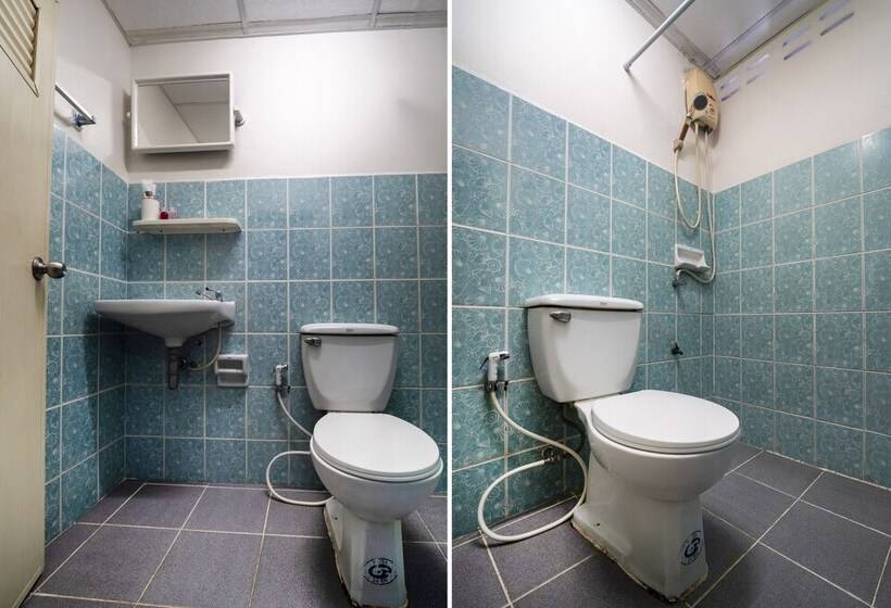 Quarto Triplo Deluxe, Aromdee Apartment