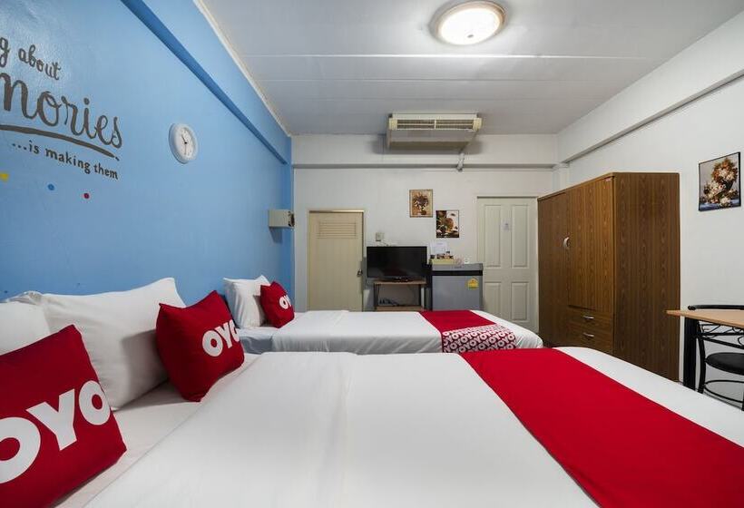 Quarto Triplo Deluxe, Aromdee Apartment