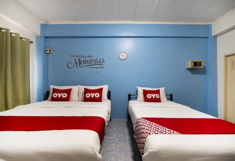 Quarto Triplo Deluxe, Aromdee Apartment