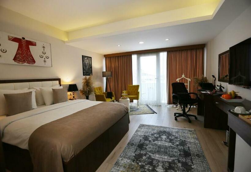 Quarto standard, Cebeci Grand
