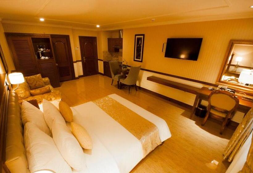 اتاق لوکس, Central Hotel & Residences Swimming Pool