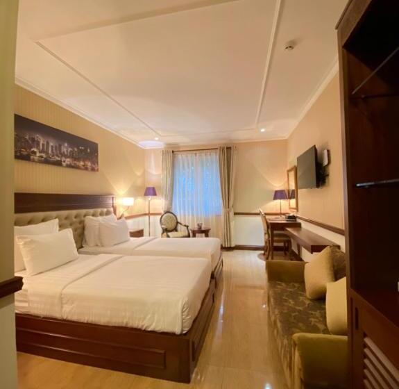 اتاق لوکس, Central Hotel & Residences Swimming Pool