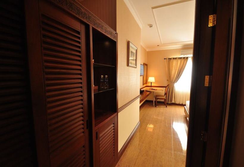 اتاق سوپریور, Central Hotel & Residences Swimming Pool