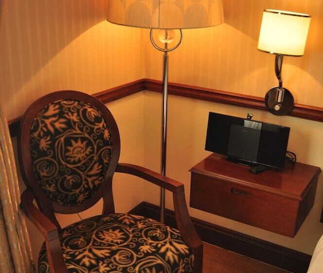 اتاق سوپریور, Central Hotel & Residences Swimming Pool