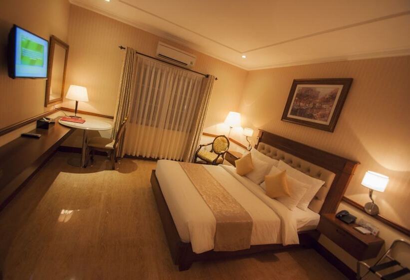 اتاق سوپریور, Central Hotel & Residences Swimming Pool