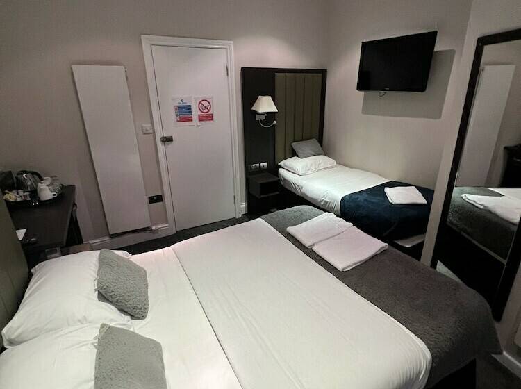 חדר אקזקיוטיב לארבעה, Goodwood