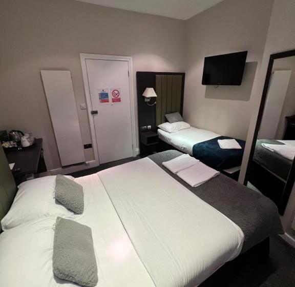 חדר אקזקיוטיב לארבעה, Goodwood