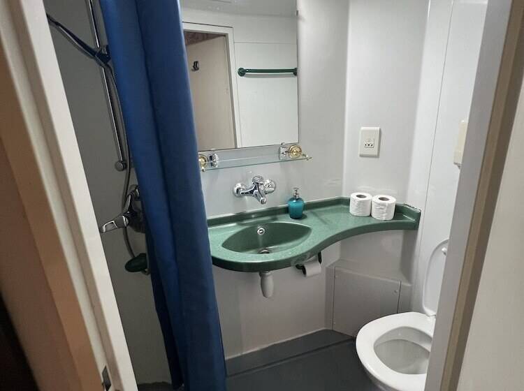 חדר אקזקיוטיב לארבעה, Goodwood