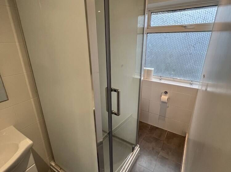 חדר משפחתי, Goodwood