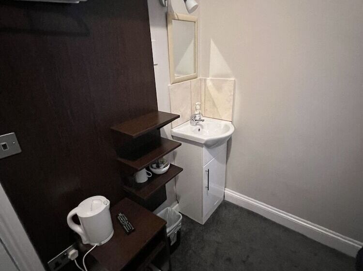 חדר סטנדרד יחיד חדר אמבטיה משותף, Goodwood