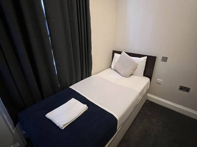 חדר סטנדרד יחיד חדר אמבטיה משותף, Goodwood