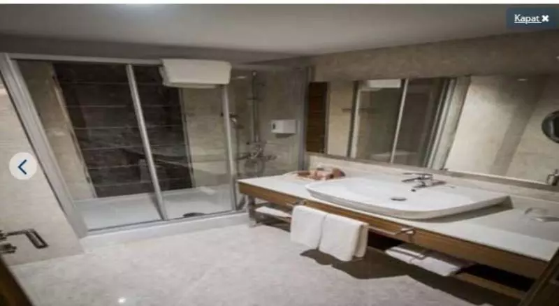 اتاق اکونومی, Grand Turkuaz