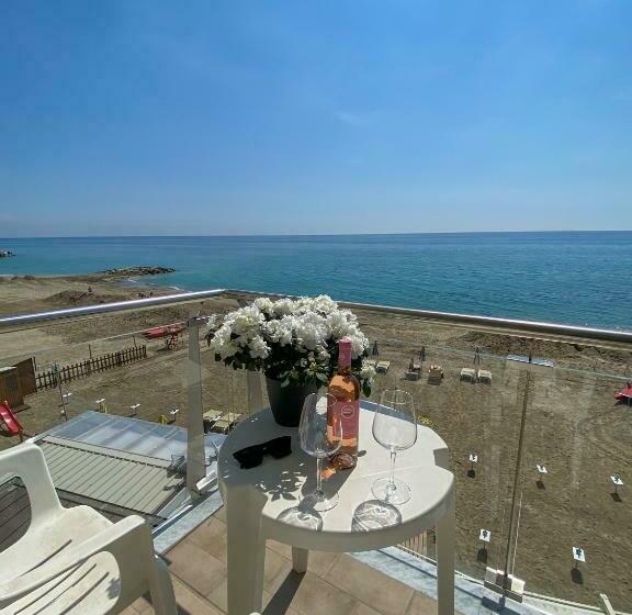 Pokój Deluxe, Maremola