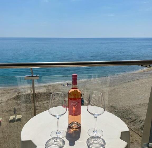 Pokój Deluxe, Maremola