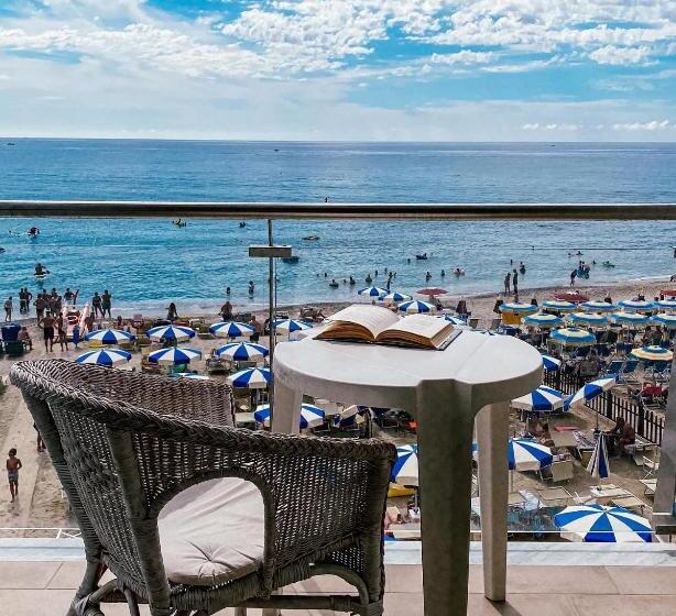 Pokój Deluxe, Maremola